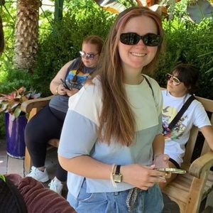 Meet your Posher, Olivia